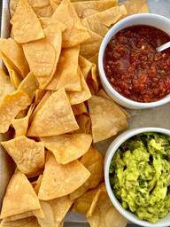 Guacamole, Chips & Salsa