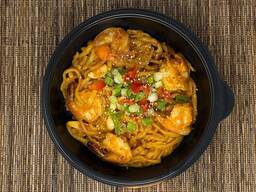 Crunchy Garlic Shrimp Noodles