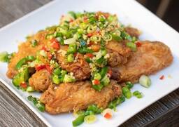 椒鹽雞翼 Spicy Salt Chicken Wings