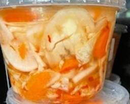 Do Chua (Pickled daikon, carrots)