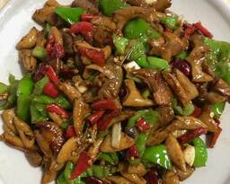 爆炒肥肠   Stir-fried Pork Intestine