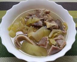 Pickled Cabbage and Pork Intestine Soup  (酸菜猪肚汤 )