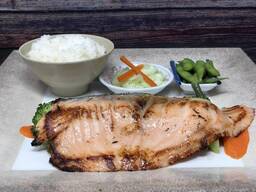 Grilled Salmon (D)