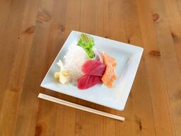 6 Pieces Sashimi Platter